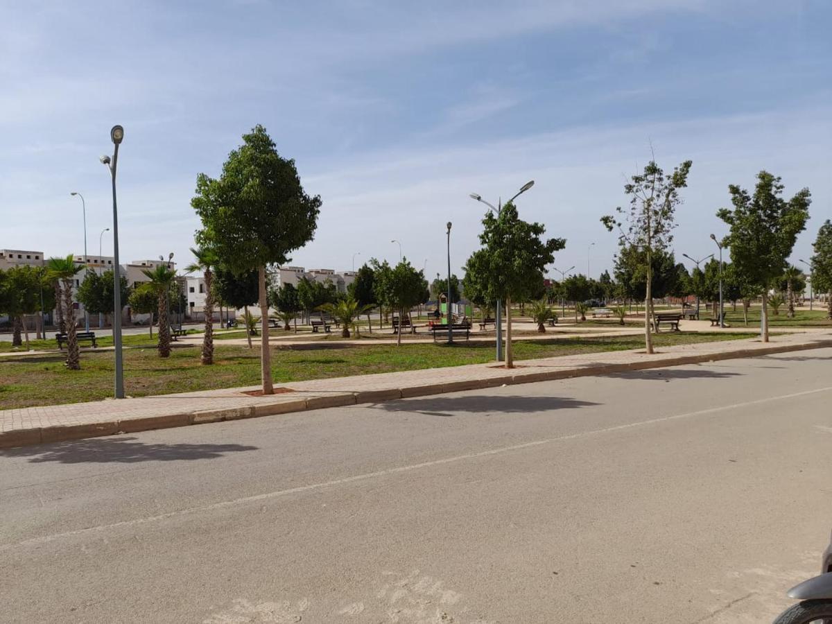 Appartement Nador Wifi Gratuit Clima Mobile ภายนอก รูปภาพ